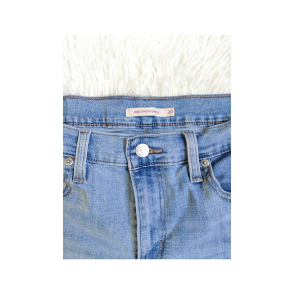 Levi's mid length shorts - Picture 3 of 4